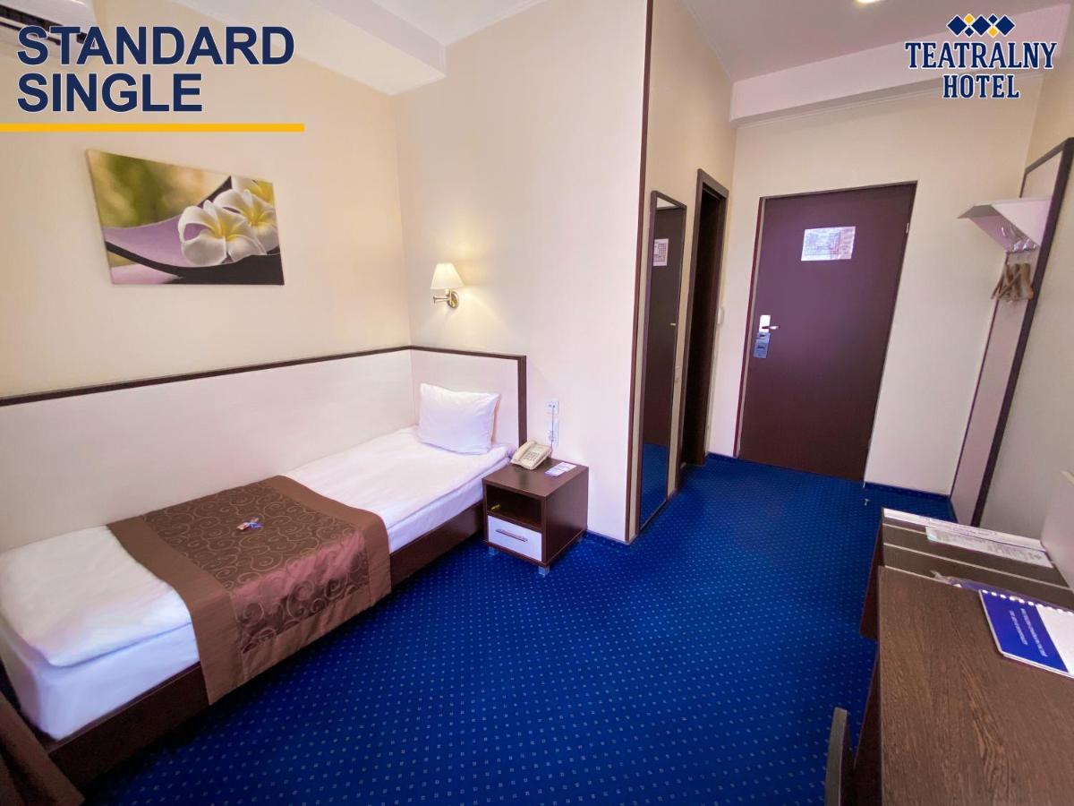 Teatralny Hotel Zaporizhia Esterno foto