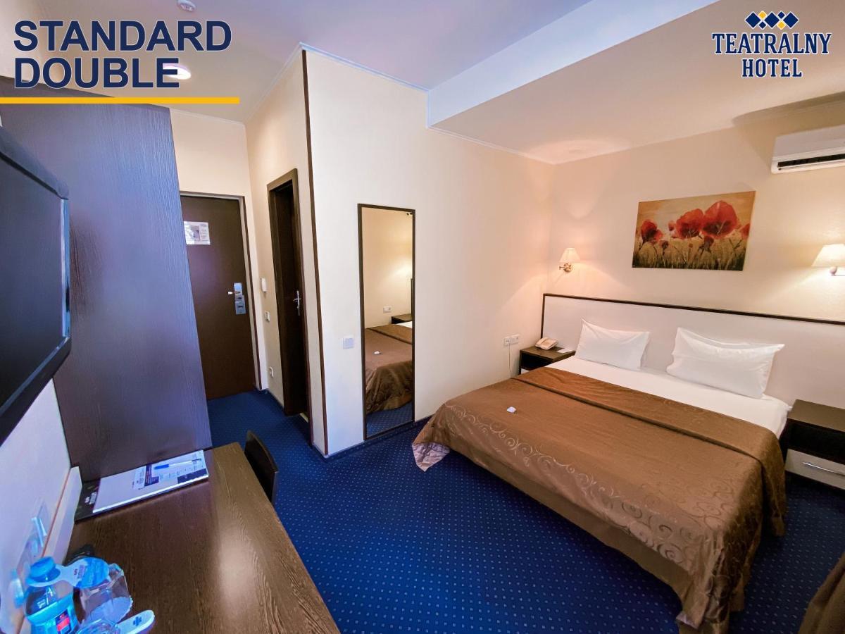 Teatralny Hotel Zaporizhia Esterno foto