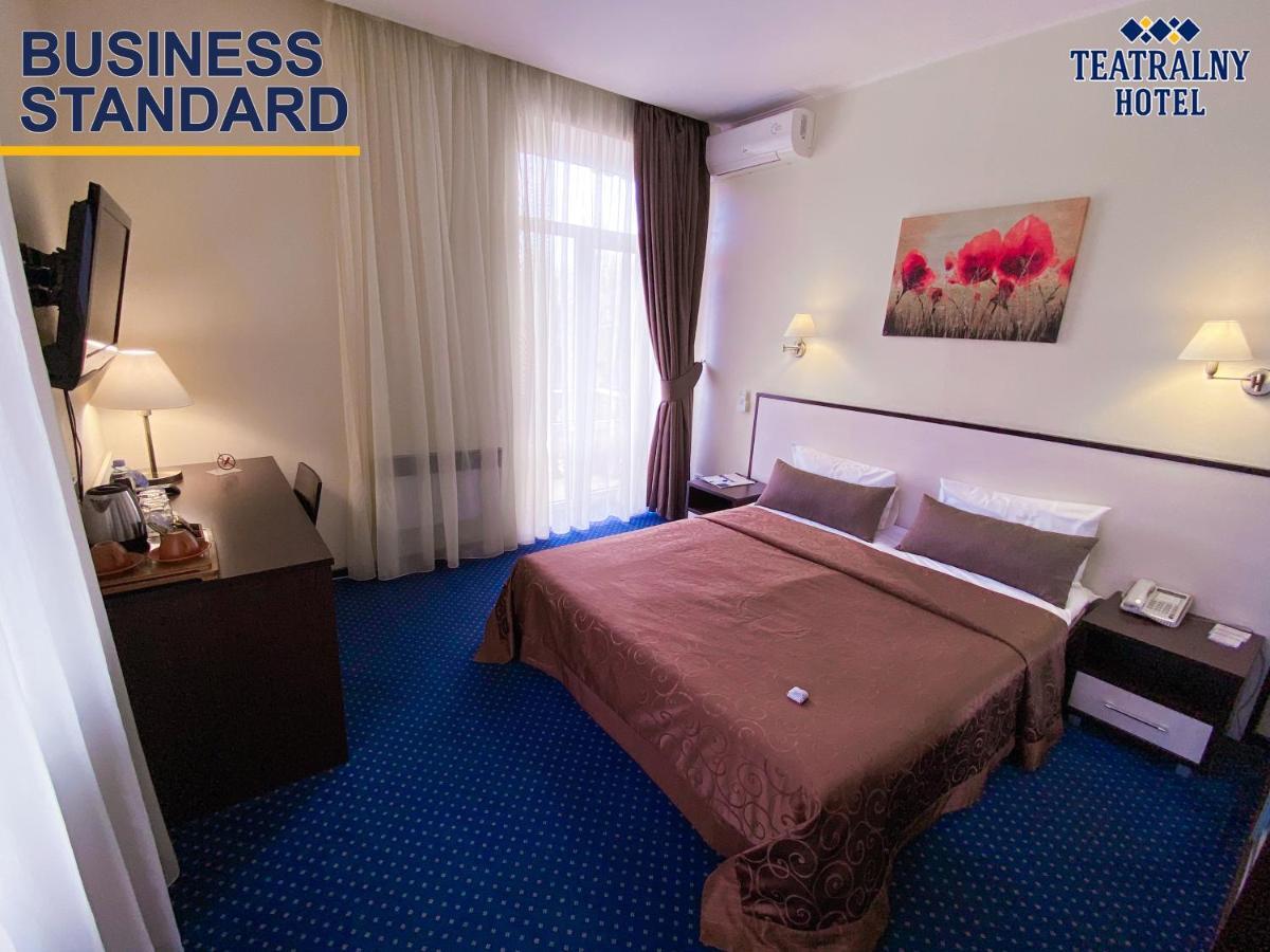 Teatralny Hotel Zaporizhia Esterno foto