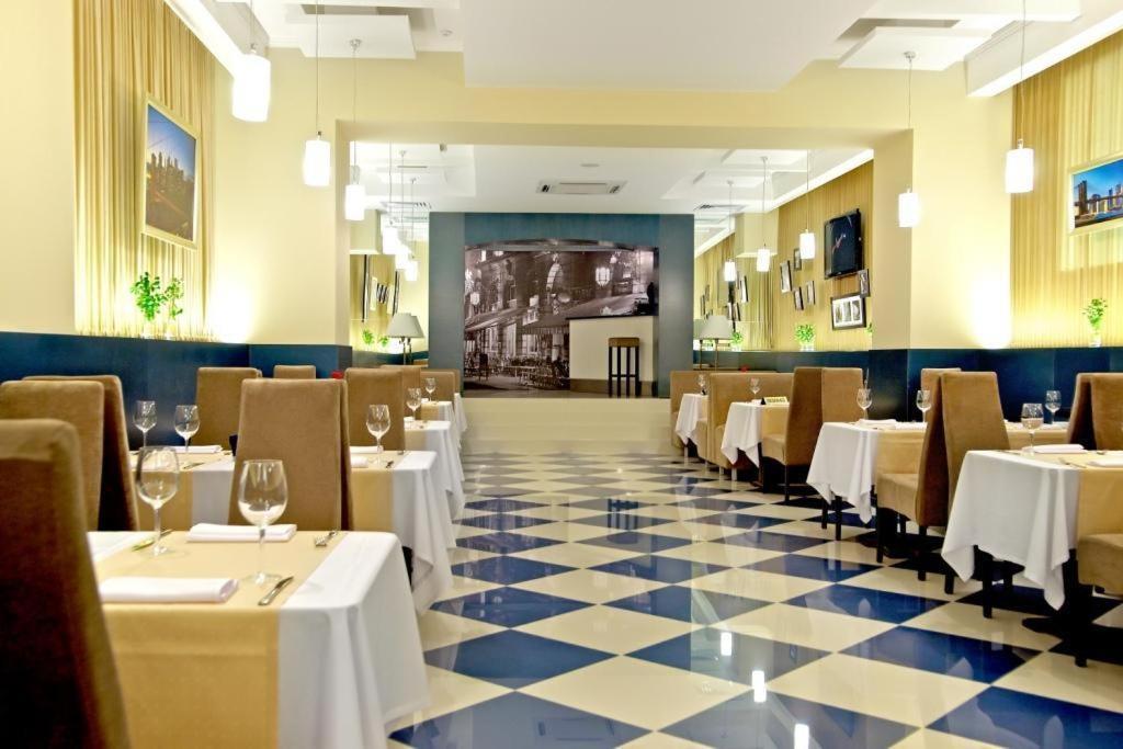 Teatralny Hotel Zaporizhia Esterno foto